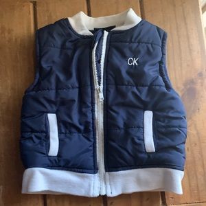 Calvin Klein baby puffer vest blue and white 3-6 months